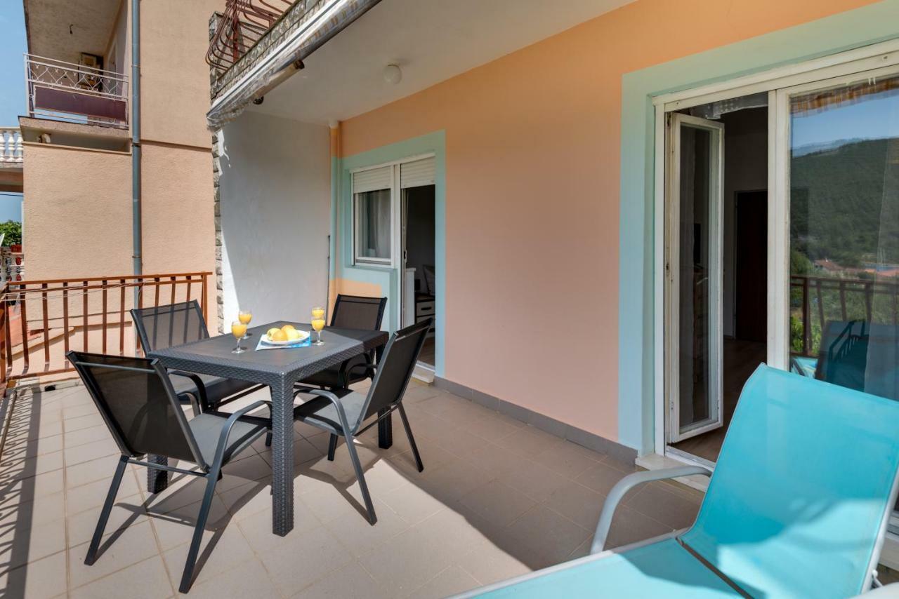 Cozy Apartment Stana In Grebastica Шибеник Екстер'єр фото
