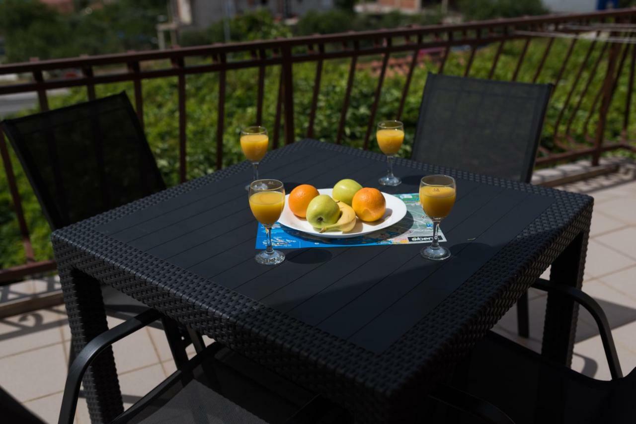 Cozy Apartment Stana In Grebastica Шибеник Екстер'єр фото